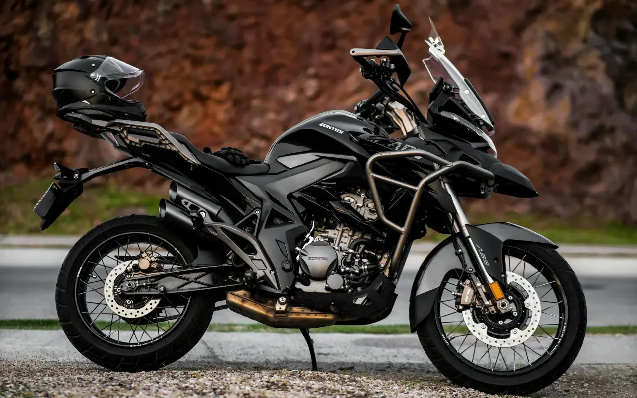 moto avec un kit déco motocross