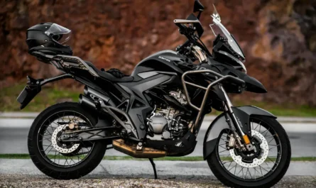 moto avec un kit déco motocross