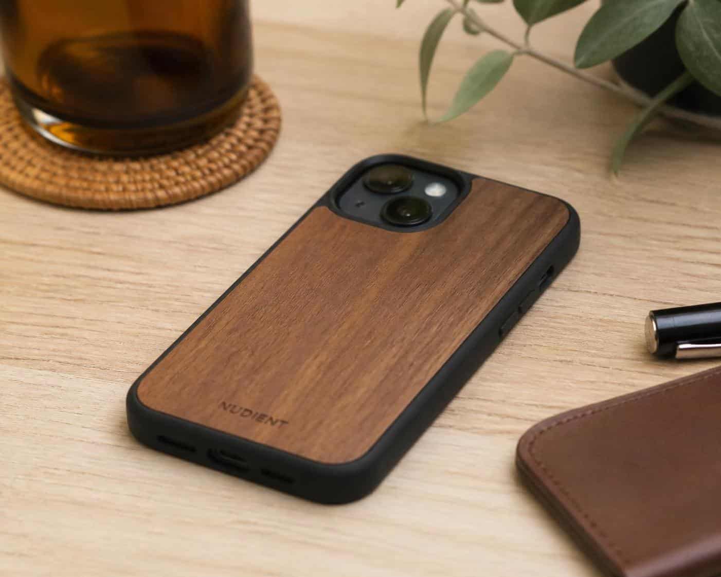 d&eacute;couvrez notre s&eacute;lection de coques iphone 14 alliant style et protection optimale pour pr&eacute;server votre smartphone apple des chocs et rayures.