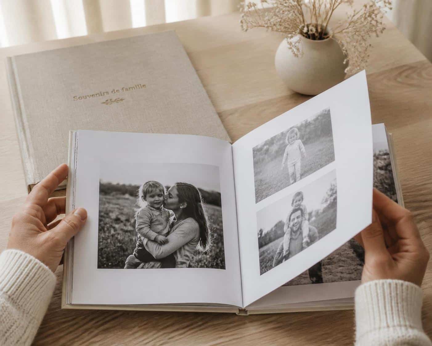 découvrez comment un livre photo est le moyen idéal pour conserver et revivre vos précieux souvenirs grâce à des images imprimées de qualité.