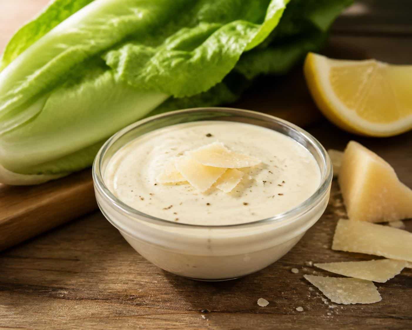 découvrez notre recette facile et rapide de la sauce césar, le secret pour un goût authentique qui ravira vos salades et plats préférés.