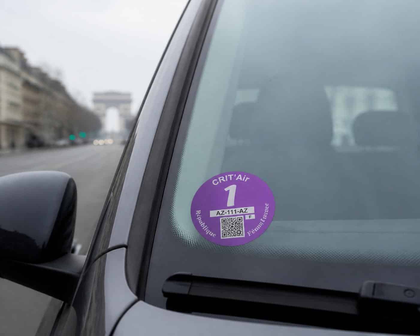 découvrez à quoi sert la vignette crit'air, son utilité pour circuler en zone à faibles émissions et comment l'obtenir facilement.