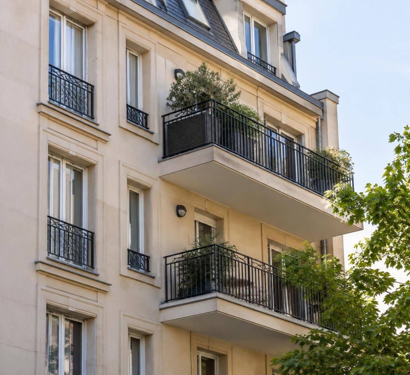 découvrez les règles, démarches et autorisations nécessaires pour installer une climatisation en copropriété, ainsi que les solutions adaptées à votre logement.